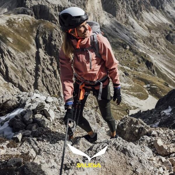 Découvrez notre test complet des bottes de randonnée Salewa condor evo gore-tex : évaluation de leur performance et de leur confort sur le terrain pour des aventures inoubliables